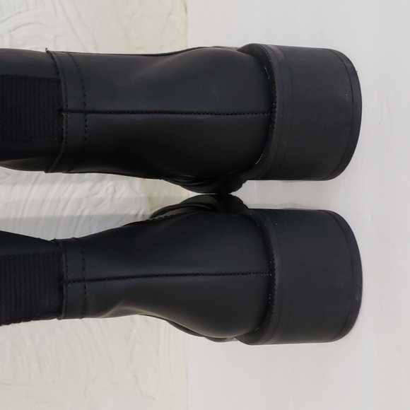 RARE ZARA Lug Sole Low Heel Black Rubberized Bloggers Favorite Size 7.5 - Picture 9 of 10